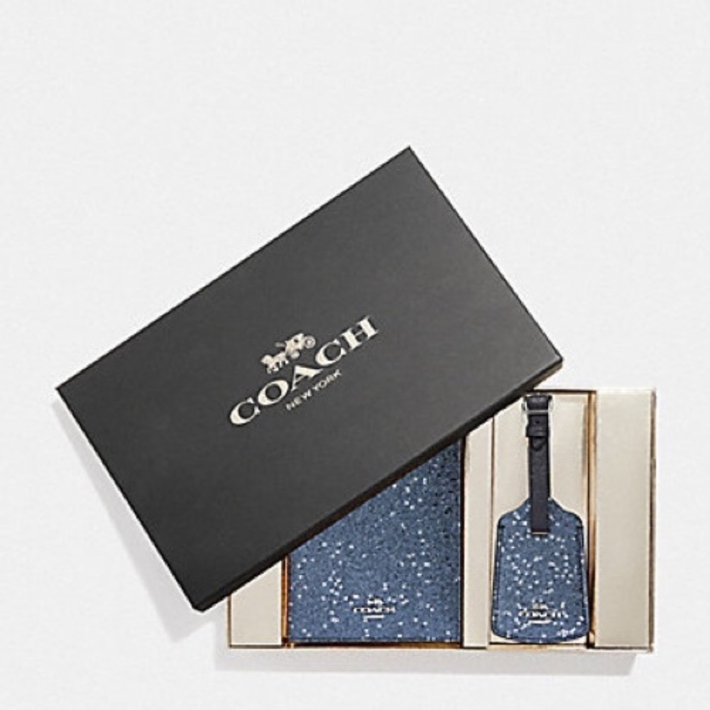 COACH PASSPORT COVER & LUGGAGE TAG TRAVEL SET-GIFT BOXED
